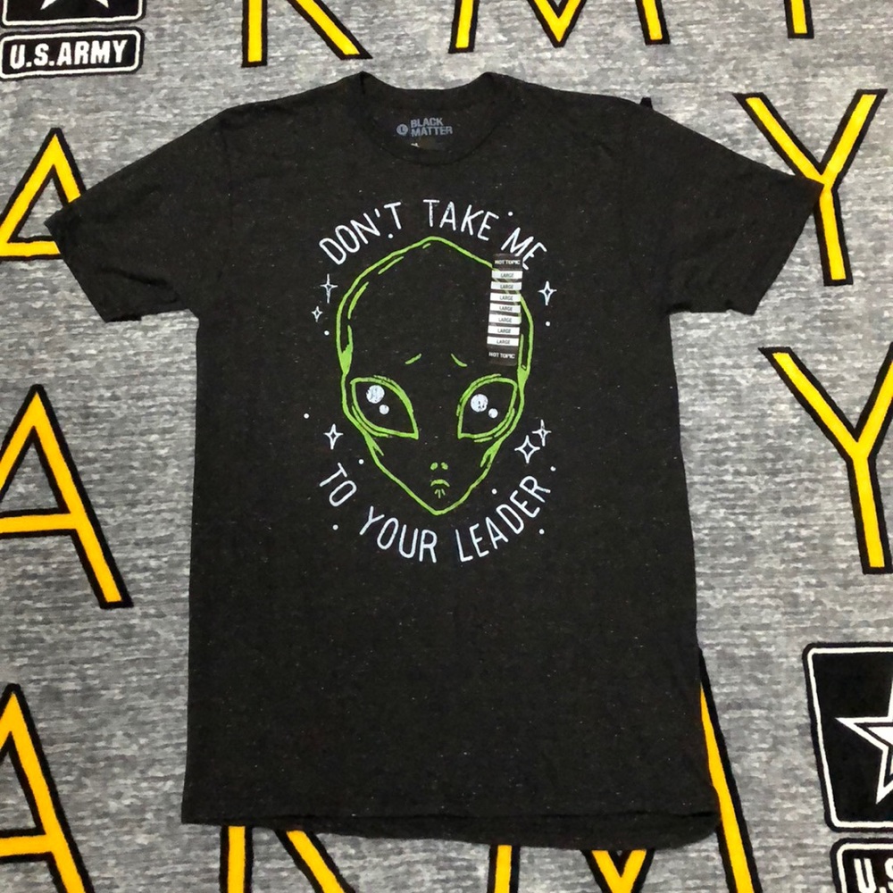 Hot Topic Alien T-Shirt! LG